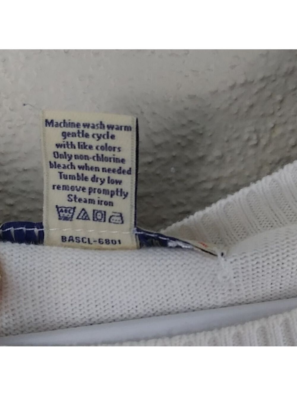 G.H. Bass & Co. White Blue Striped Scoop Neckline Long Sleeve Pullover Sweater - Picture 6 of 6
